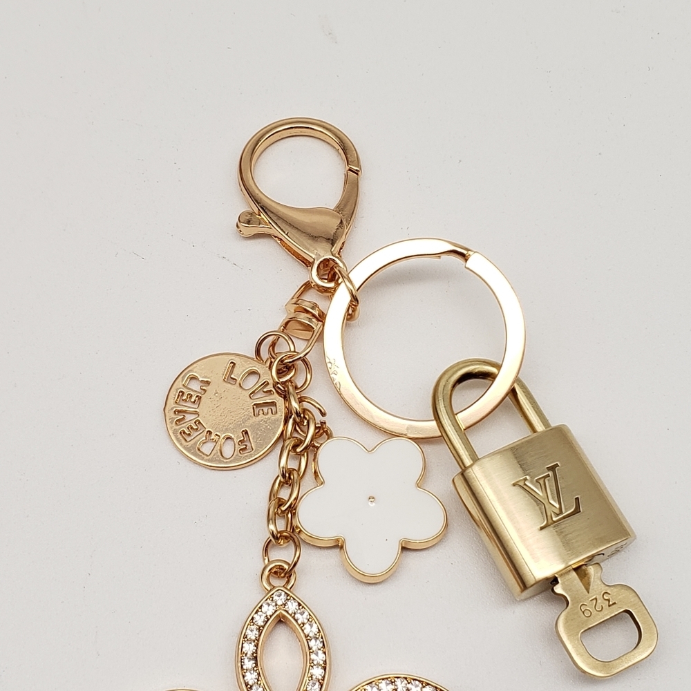 Authentic Louis Vuitton Gold Padlock W/ Unbranded Clover Flower Bag Charm 100525 - Picture 7 of 11